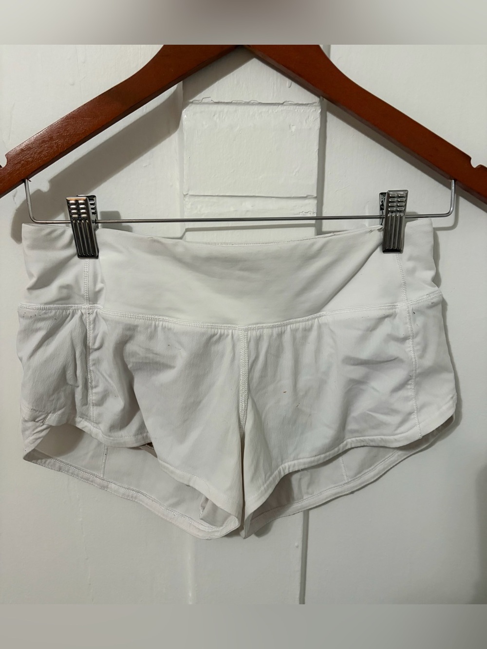 Lululemon Speed Up Low-Rise Lined Short.